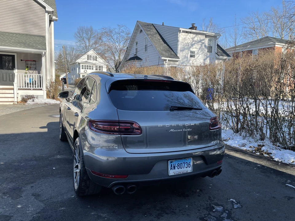 2015 Porsche Macan Turbo - Image 15 of 31
