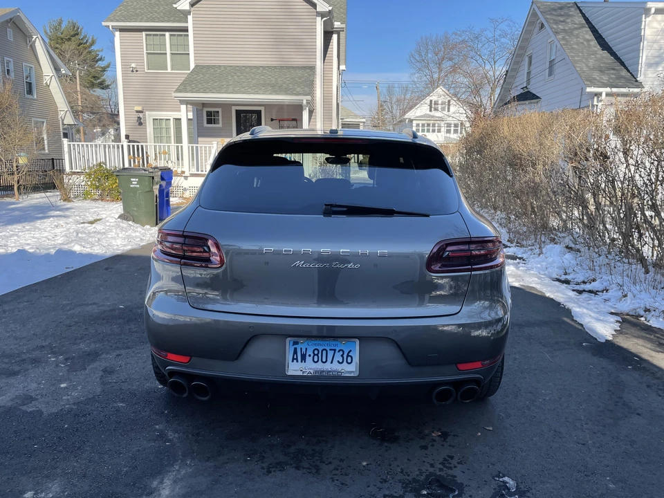 2015 Porsche Macan Turbo - Image 17 of 31
