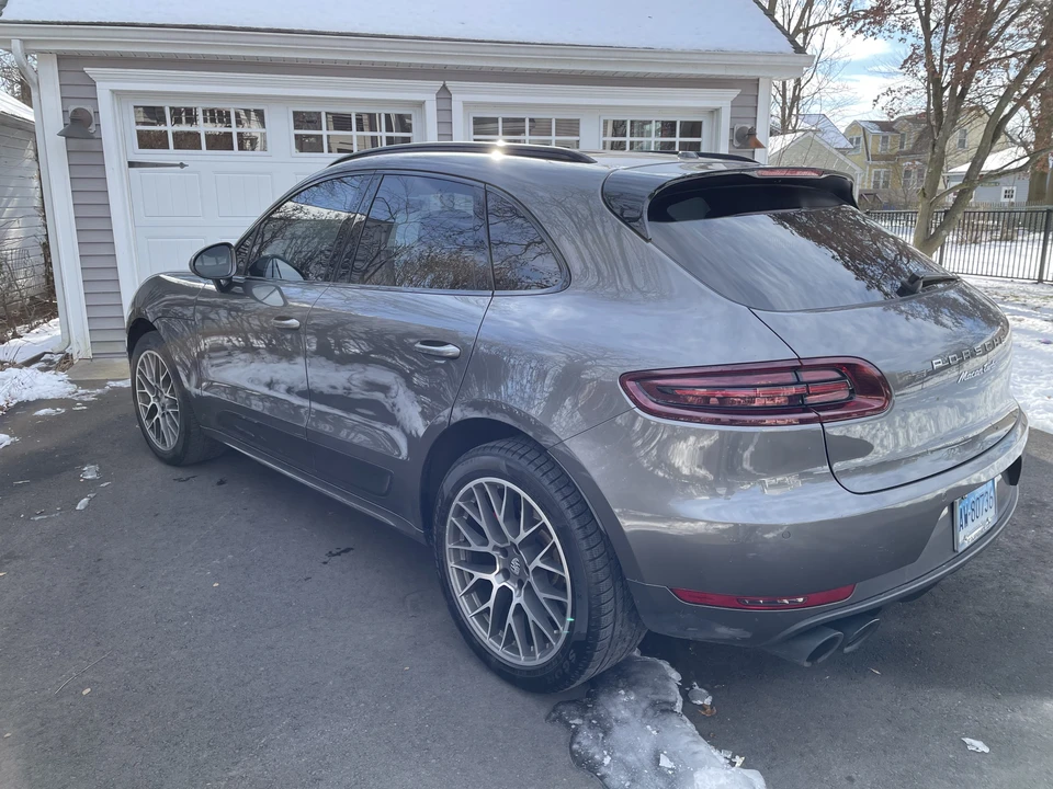 2015 Porsche Macan Turbo - Image 12 of 31