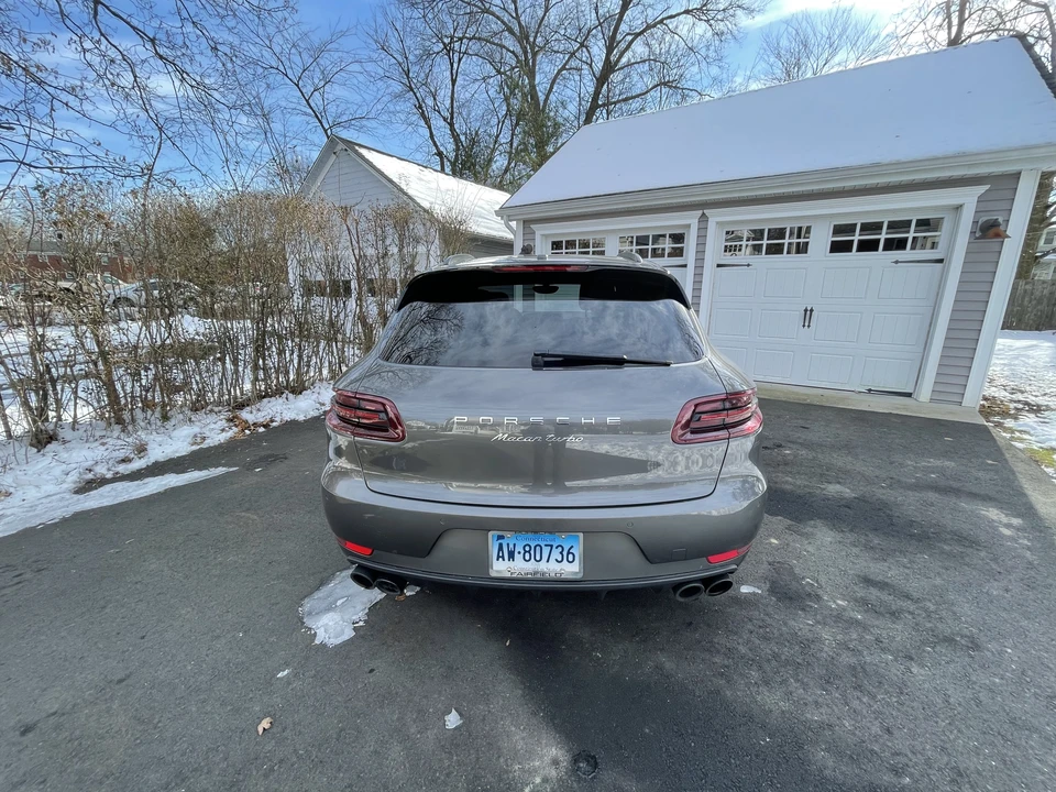 2015 Porsche Macan Turbo - Image 18 of 31
