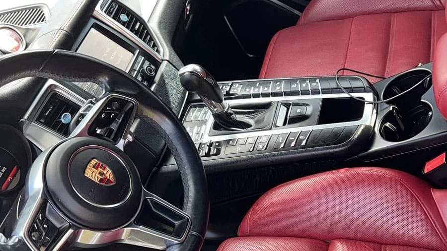 2015 Porsche Macan Turbo - Image 2 of 7