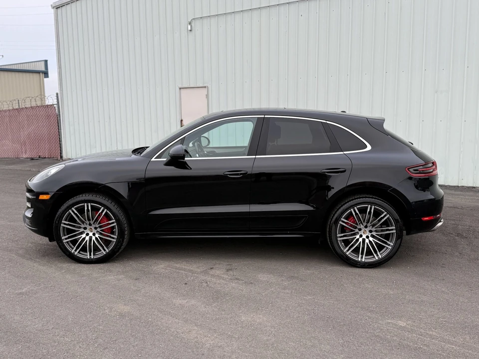 2015 Porsche Macan Turbo - Image 16 of 31