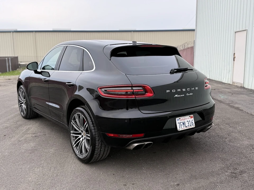 2015 Porsche Macan Turbo - Image 14 of 31