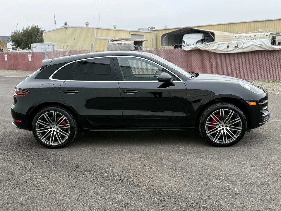 2015 Porsche Macan Turbo - Image 9 of 31
