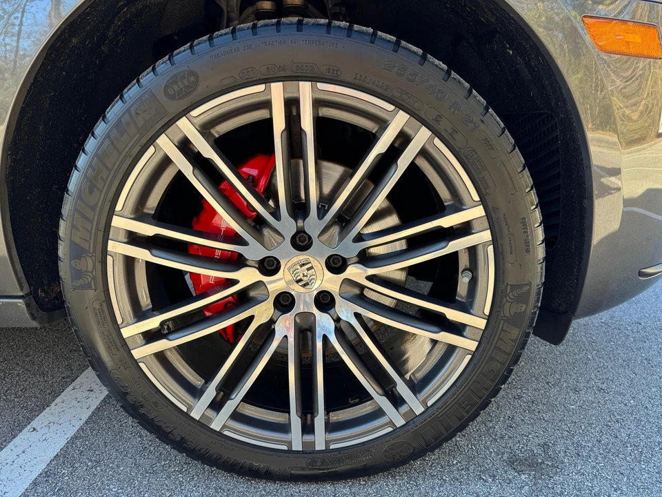 2015 Porsche Macan Turbo - Image 18 of 31