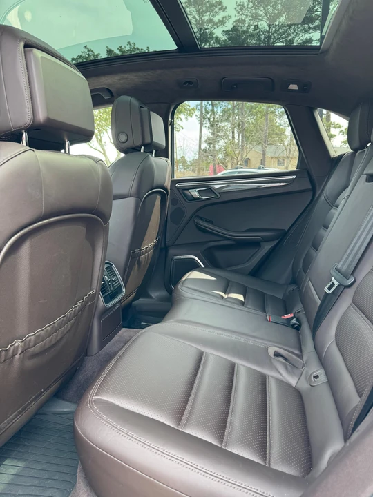 2015 Porsche Macan Turbo - Image 30 of 31