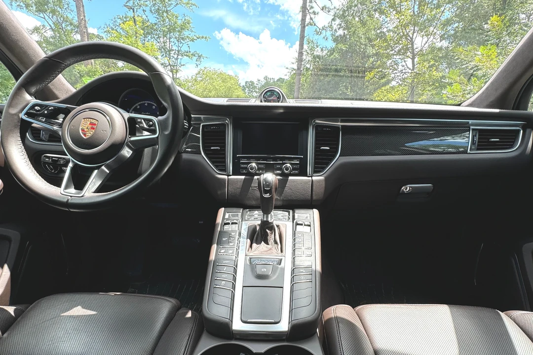 2015 Porsche Macan Turbo - Image 22 of 31