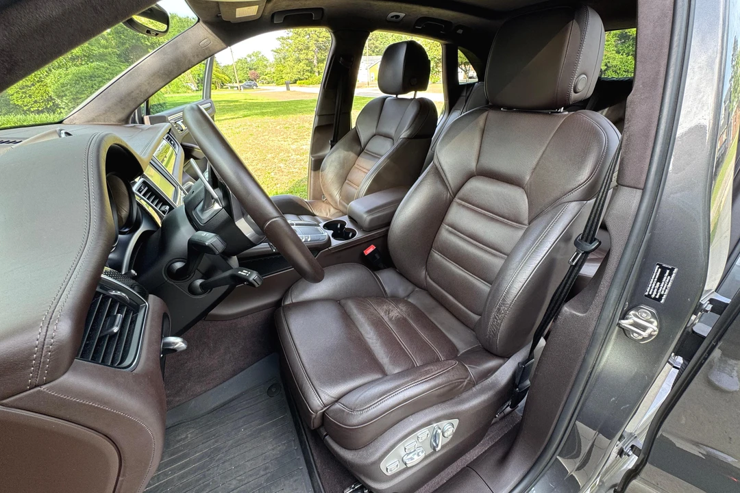 2015 Porsche Macan Turbo - Image 23 of 31
