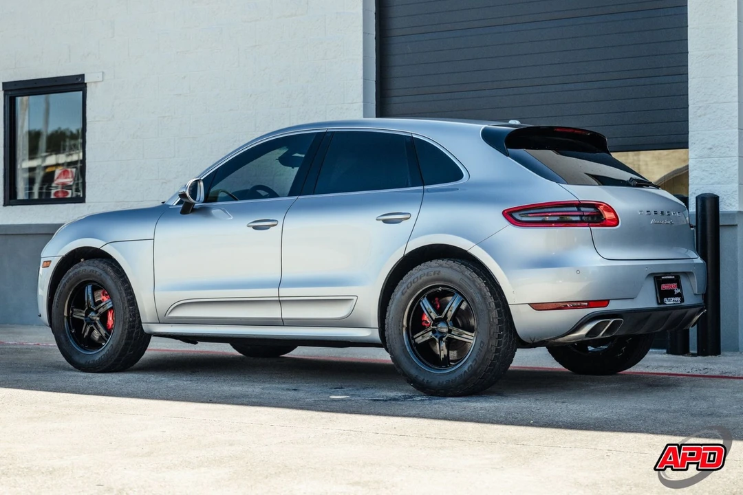 2015 Porsche Macan Turbo - Image 3 of 12