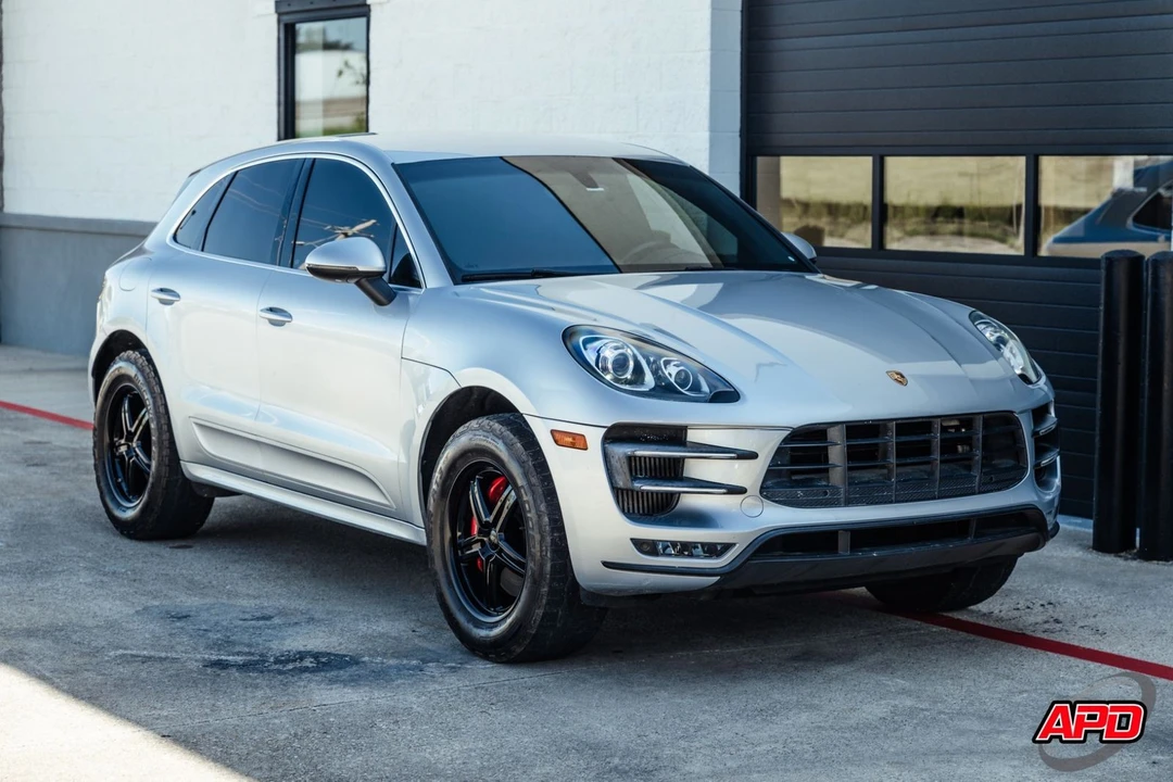 2015 Porsche Macan Turbo - Image 9 of 12
