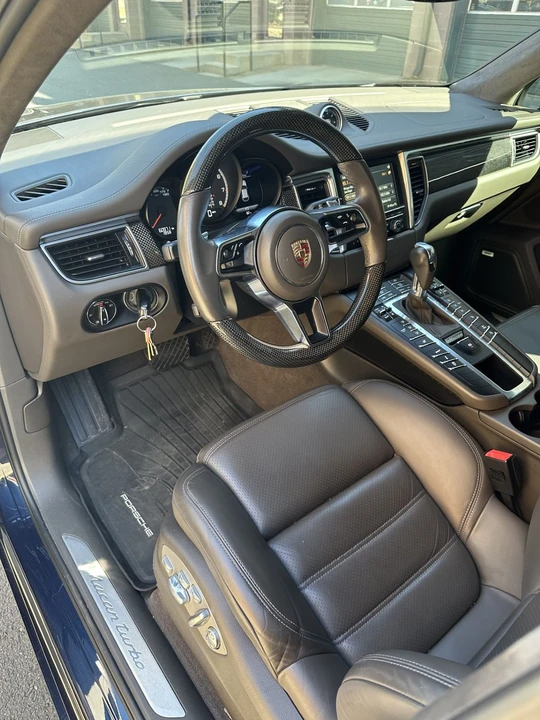 2015 Porsche Macan Turbo - Image 10 of 31