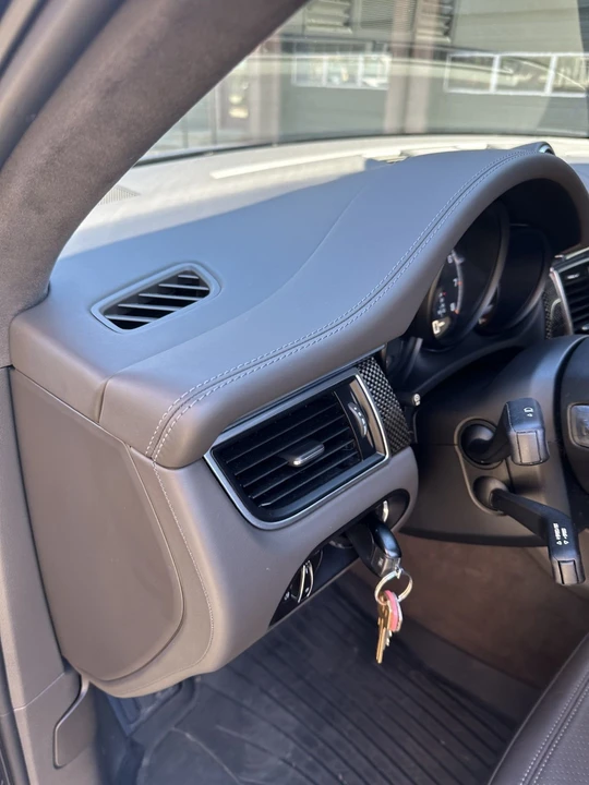 2015 Porsche Macan Turbo - Image 13 of 31