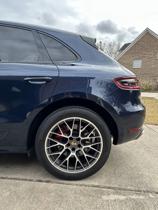 2015 Porsche Macan Turbo - Image 30 of 31