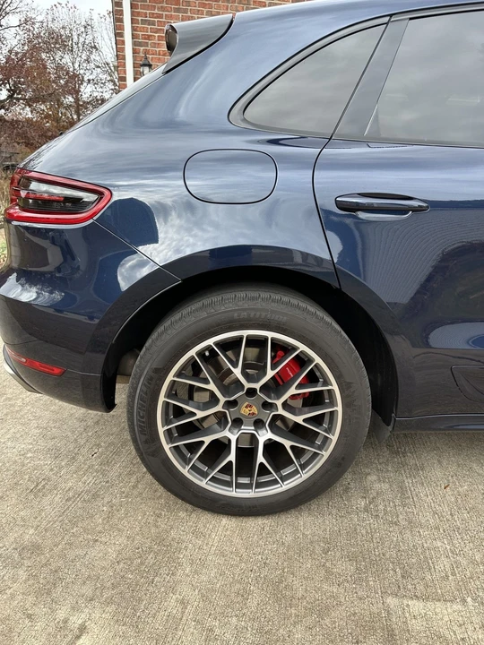 2015 Porsche Macan Turbo - Image 2 of 31