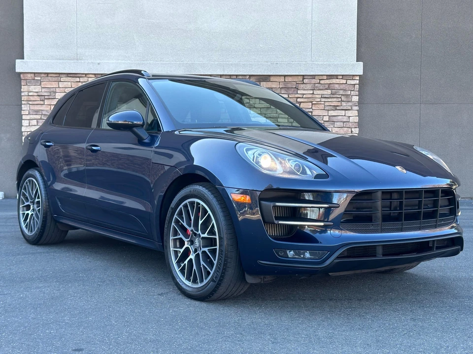 2015 Porsche Macan Turbo - Image 10 of 31