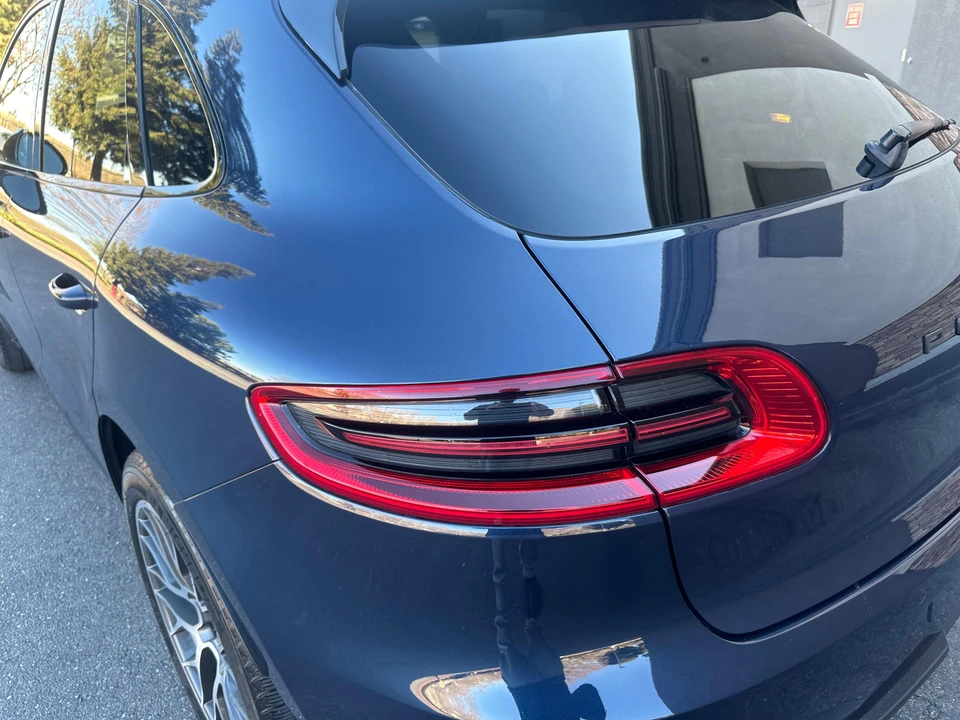 2015 Porsche Macan Turbo - Image 29 of 31