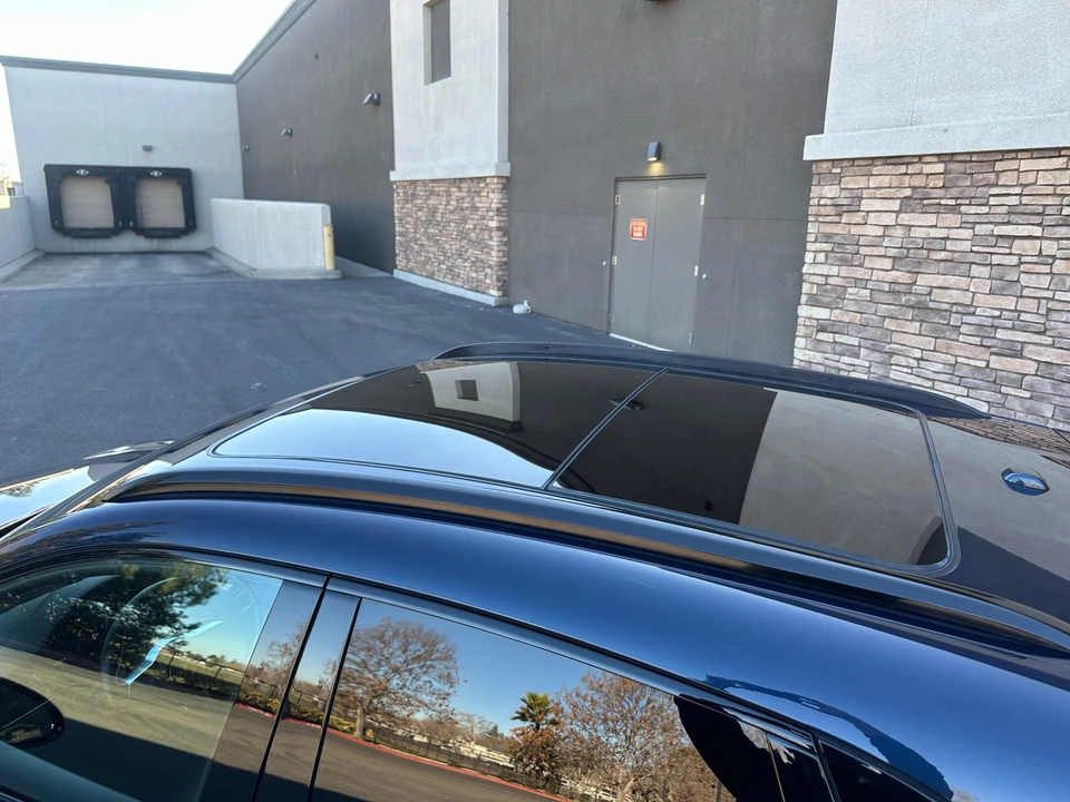 2015 Porsche Macan Turbo - Image 24 of 31