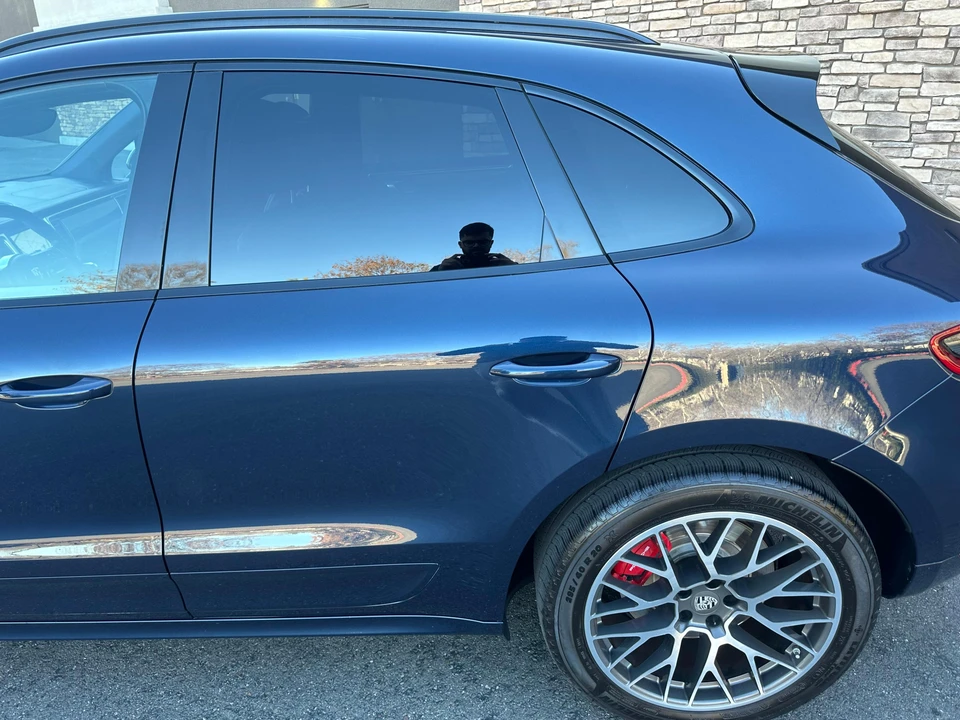 2015 Porsche Macan Turbo - Image 25 of 31