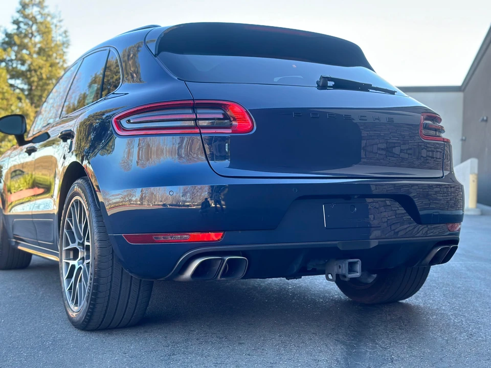 2015 Porsche Macan Turbo - Image 28 of 31