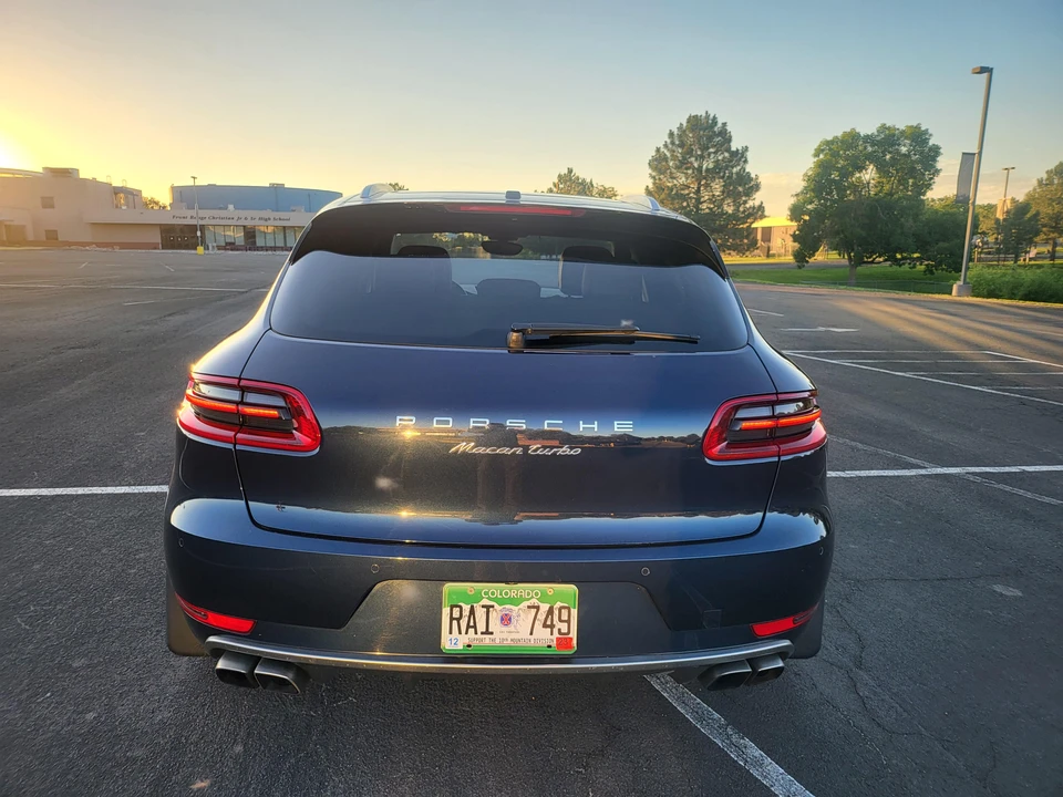 2015 Porsche Macan Turbo - Image 26 of 31