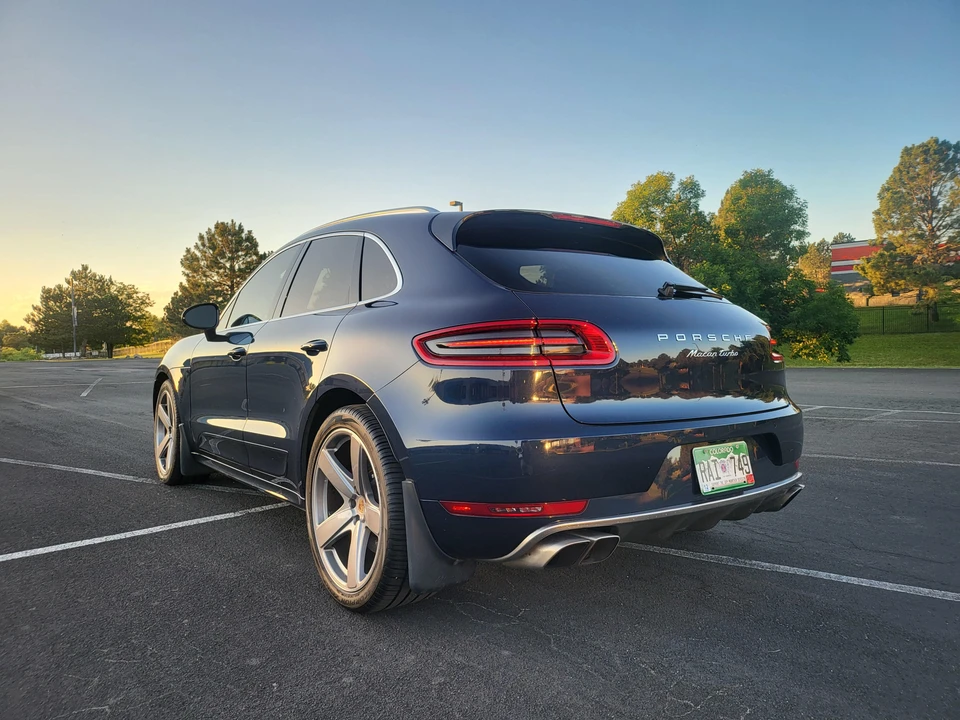 2015 Porsche Macan Turbo - Image 23 of 31