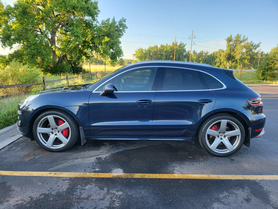 2015 Porsche Macan Turbo - Image 17 of 31