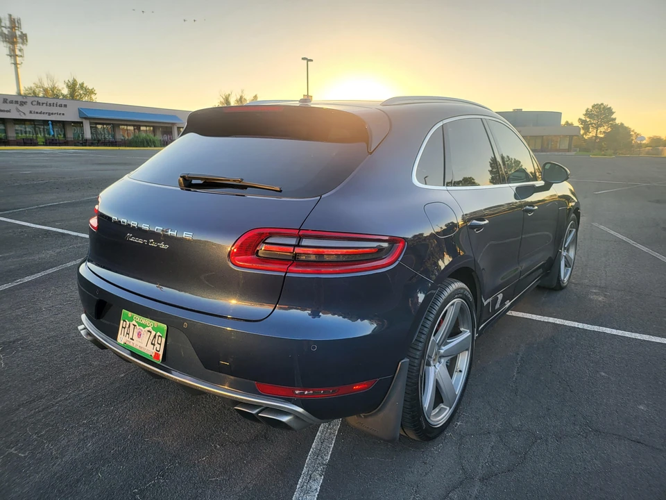 2015 Porsche Macan Turbo - Image 29 of 31
