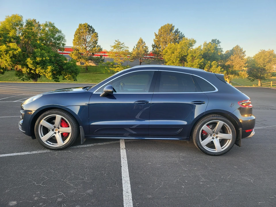 2015 Porsche Macan Turbo - Image 16 of 31