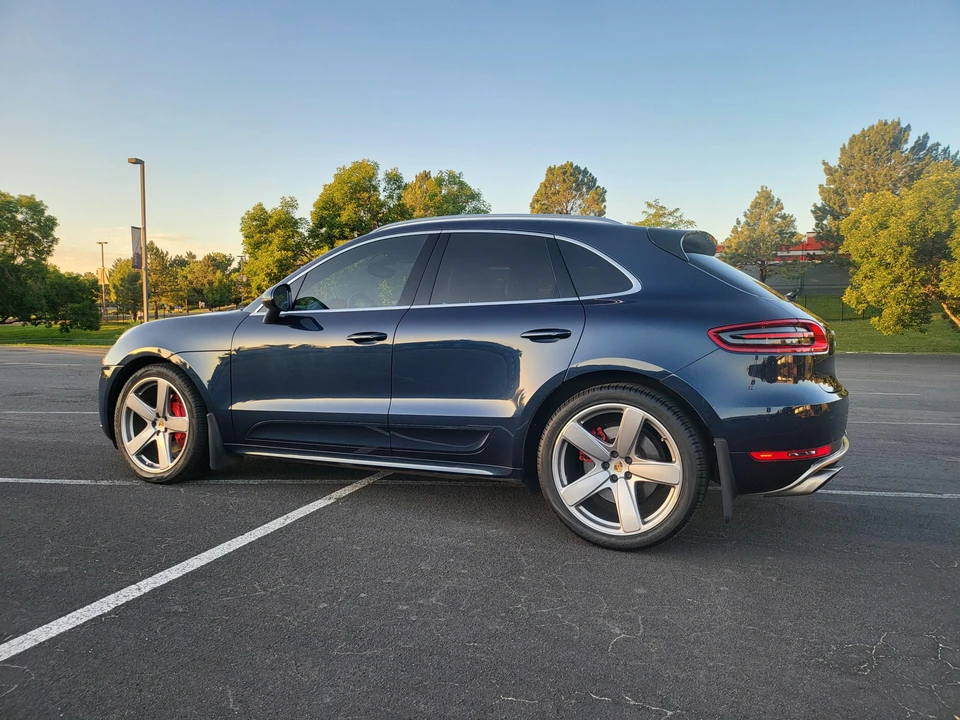 2015 Porsche Macan Turbo - Image 18 of 31