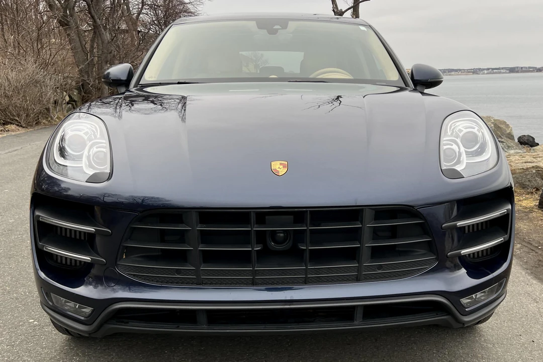 2015 Porsche Macan Turbo - Image 2 of 31