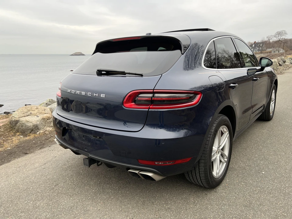 2015 Porsche Macan Turbo - Image 22 of 31