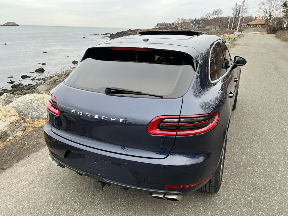 2015 Porsche Macan Turbo - Image 20 of 31