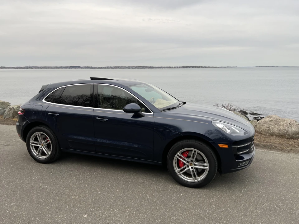 2015 Porsche Macan Turbo - Image 27 of 31