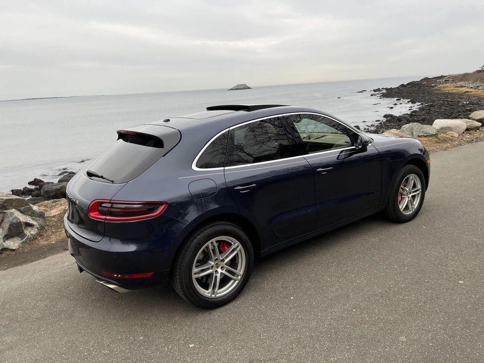2015 Porsche Macan Turbo - Image 23 of 31