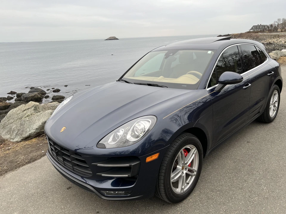 2015 Porsche Macan Turbo - Image 10 of 31