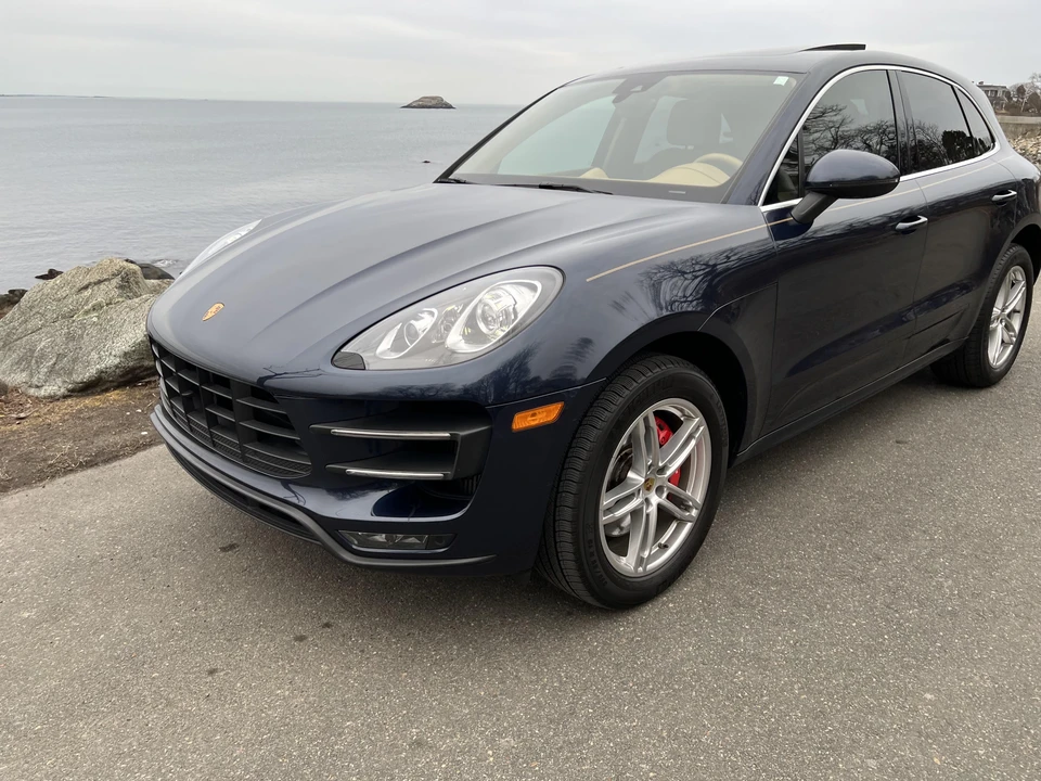 2015 Porsche Macan Turbo - Image 11 of 31