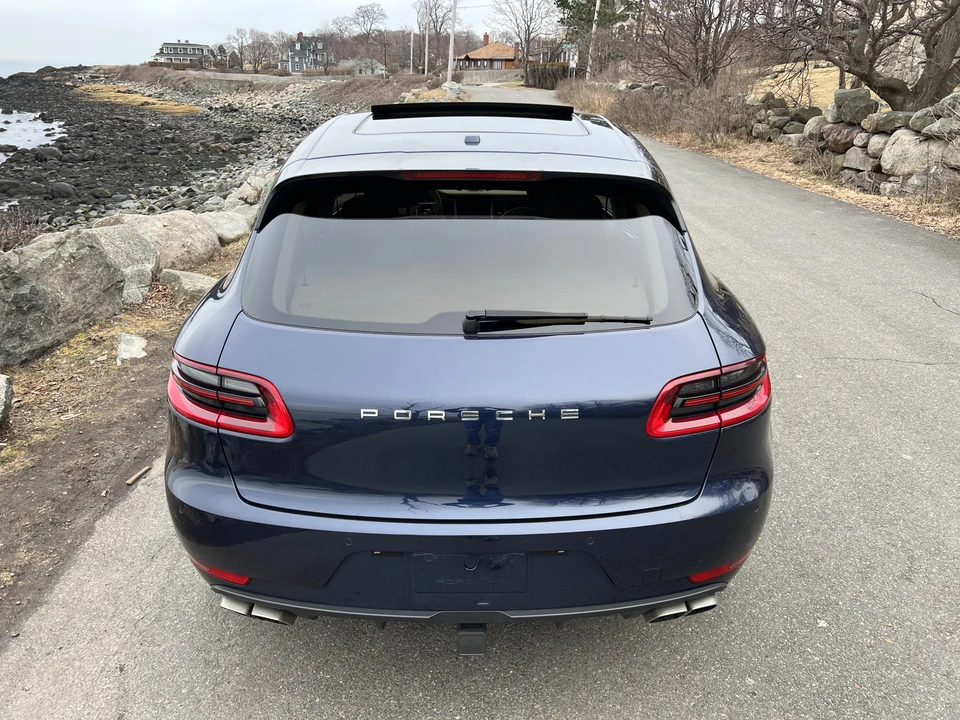 2015 Porsche Macan Turbo - Image 19 of 31