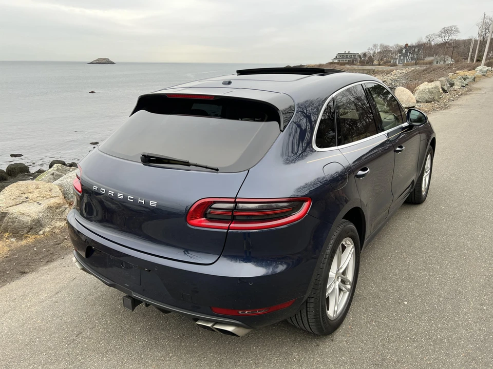 2015 Porsche Macan Turbo - Image 21 of 31