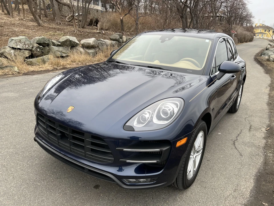 2015 Porsche Macan Turbo - Image 8 of 31