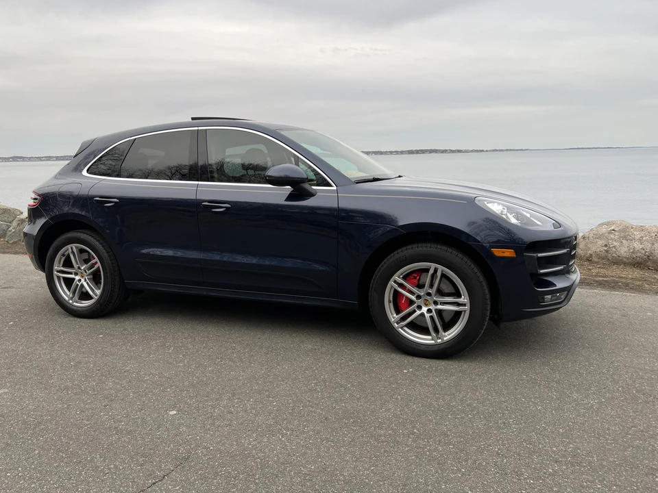 2015 Porsche Macan Turbo - Image 26 of 31