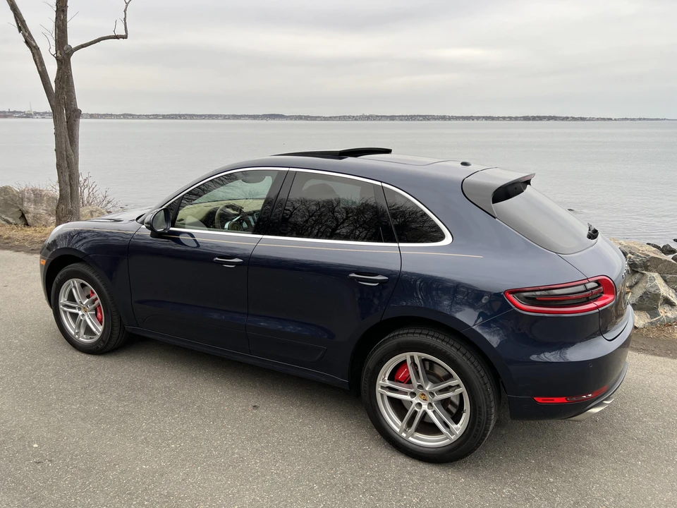 2015 Porsche Macan Turbo - Image 16 of 31