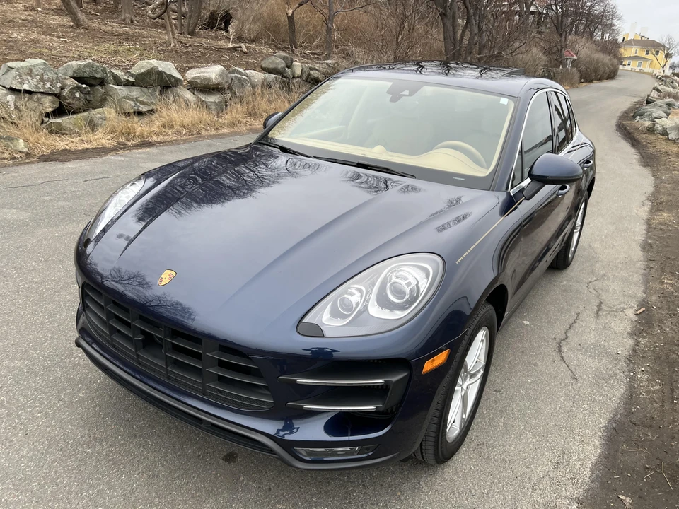 2015 Porsche Macan Turbo - Image 9 of 31