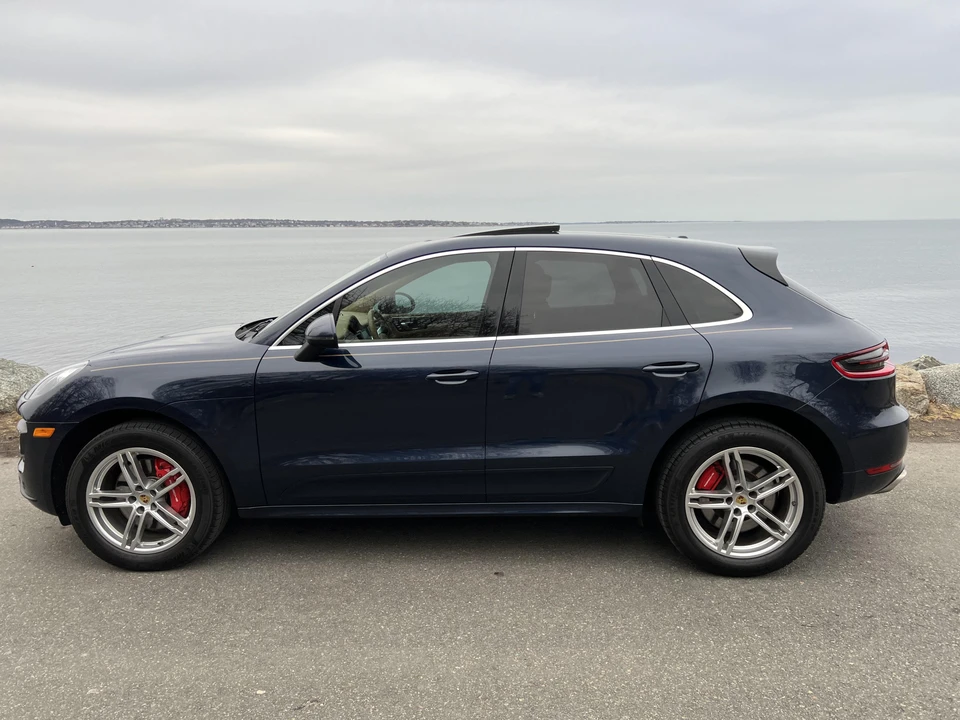 2015 Porsche Macan Turbo - Image 14 of 31