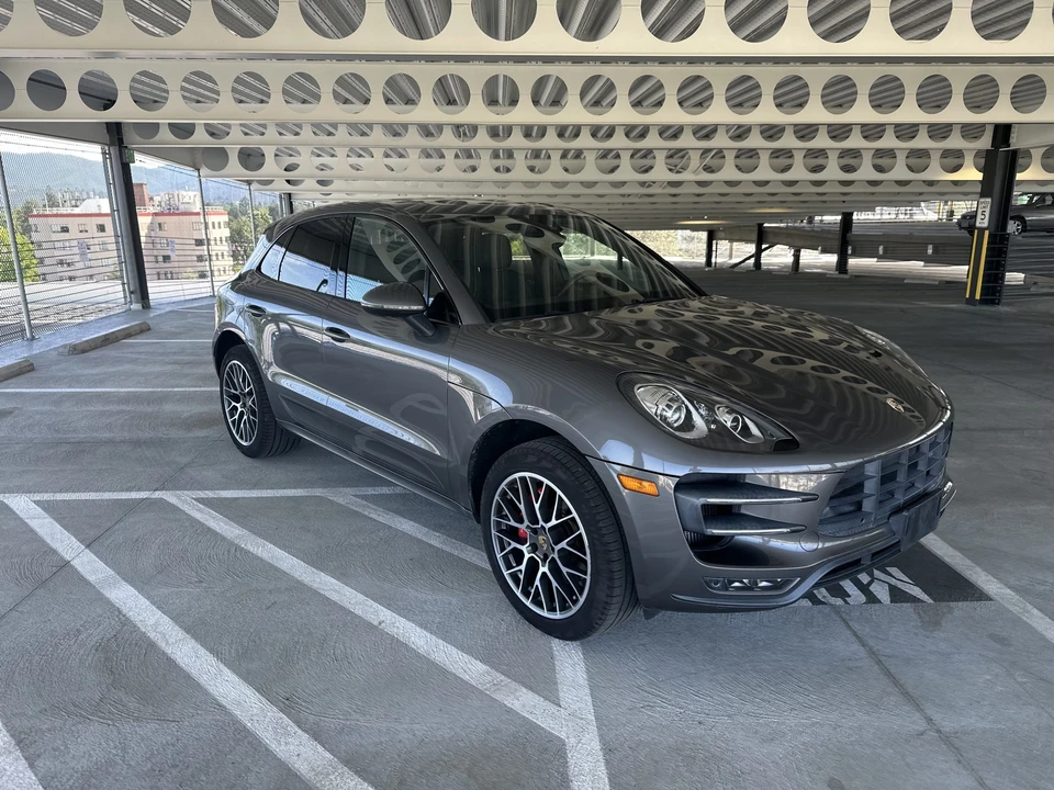 2015 Porsche Macan Turbo - Image 30 of 31