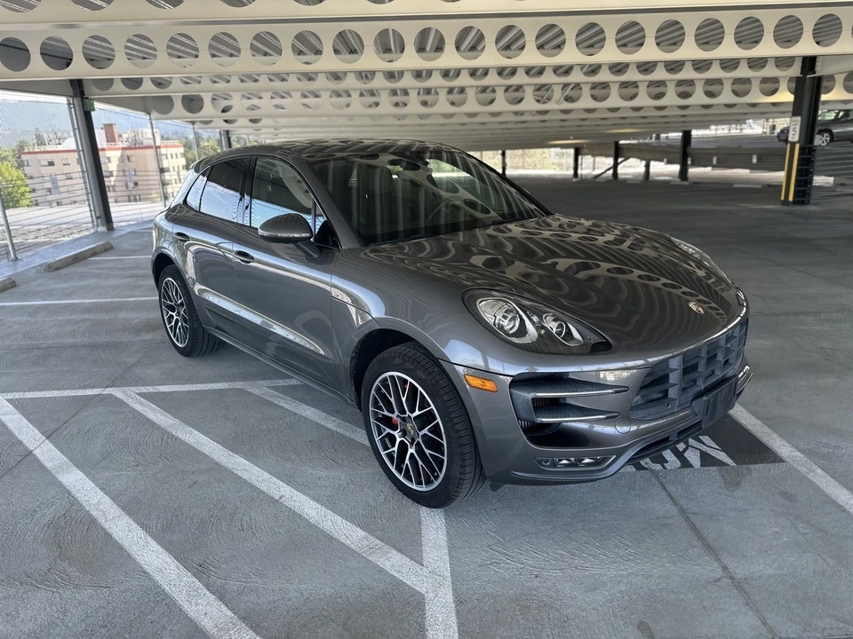 2015 Porsche Macan Turbo - Image 29 of 31