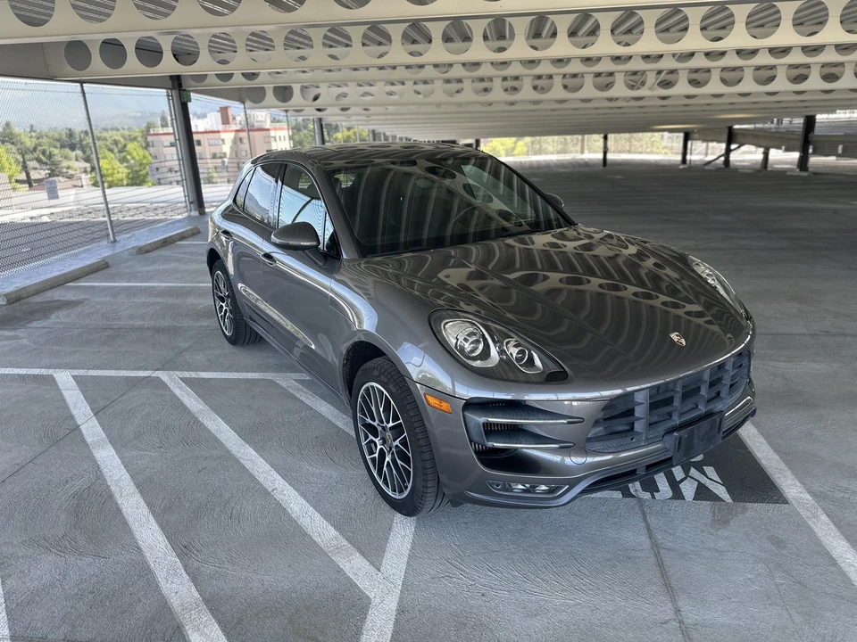 2015 Porsche Macan Turbo - Image 26 of 31