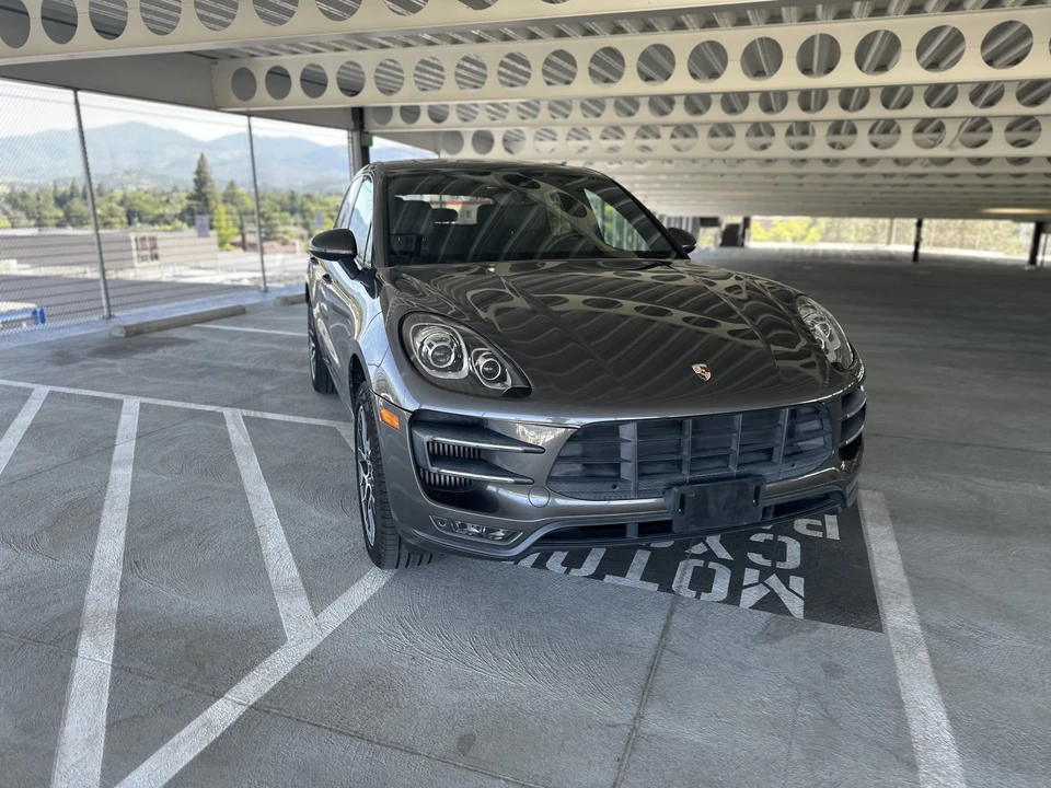 2015 Porsche Macan Turbo - Image 23 of 31