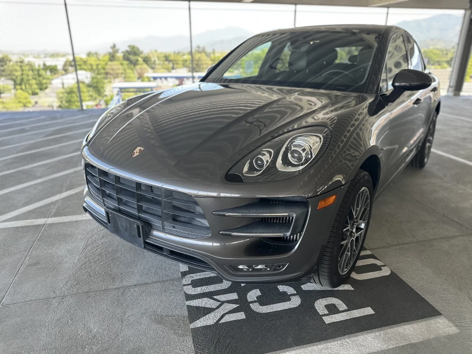 2015 Porsche Macan Turbo - Image 12 of 31