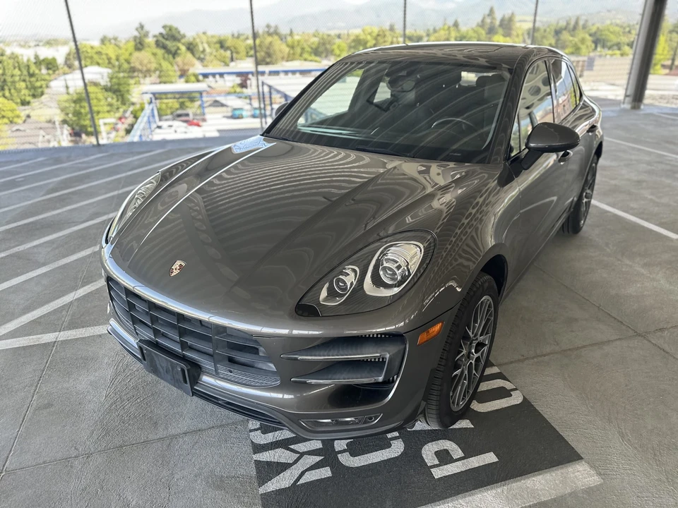 2015 Porsche Macan Turbo - Image 14 of 31