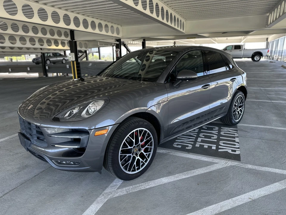 2015 Porsche Macan Turbo - Image 8 of 31